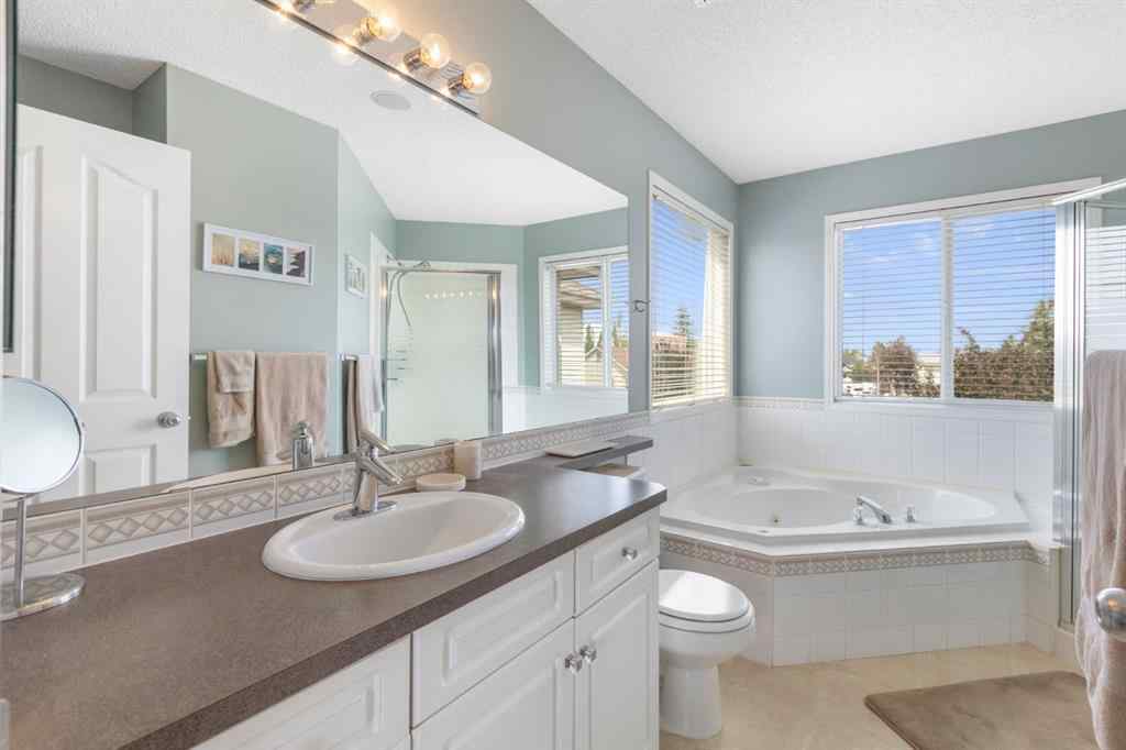 MLS® A2234446 - 94 Somerglen Close SW in Somerset Calgary, Residential