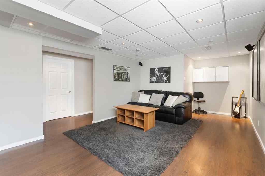 MLS® A2234446 - 94 Somerglen Close SW in Somerset Calgary, Residential