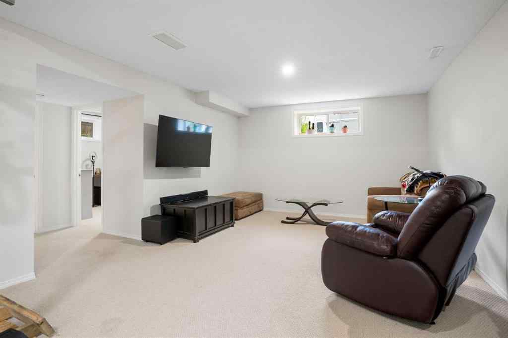 MLS® A2234459 - 117 Tuscany Ridge Mews NW in Tuscany Calgary, Residential