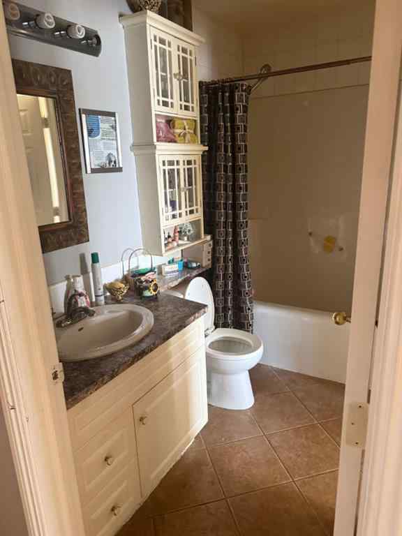 MLS® A2234512 - Unit #205 7 Lineham Avenue  in Heritage Okotoks Okotoks, Residential