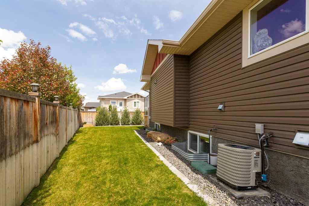 MLS® A2234545 - 5 Riverford Close W in Riverstone Lethbridge, Residential