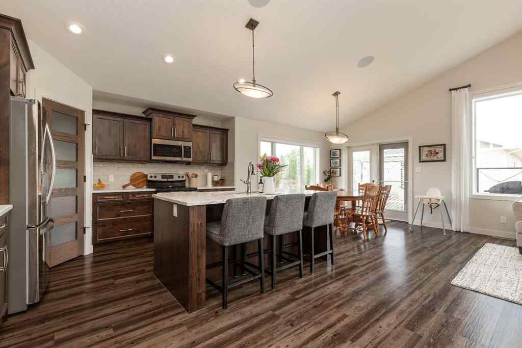 MLS® A2234545 - 5 Riverford Close W in Riverstone Lethbridge, Residential