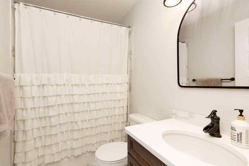 MLS® A2234545 - 5 Riverford Close W in Riverstone Lethbridge, Residential