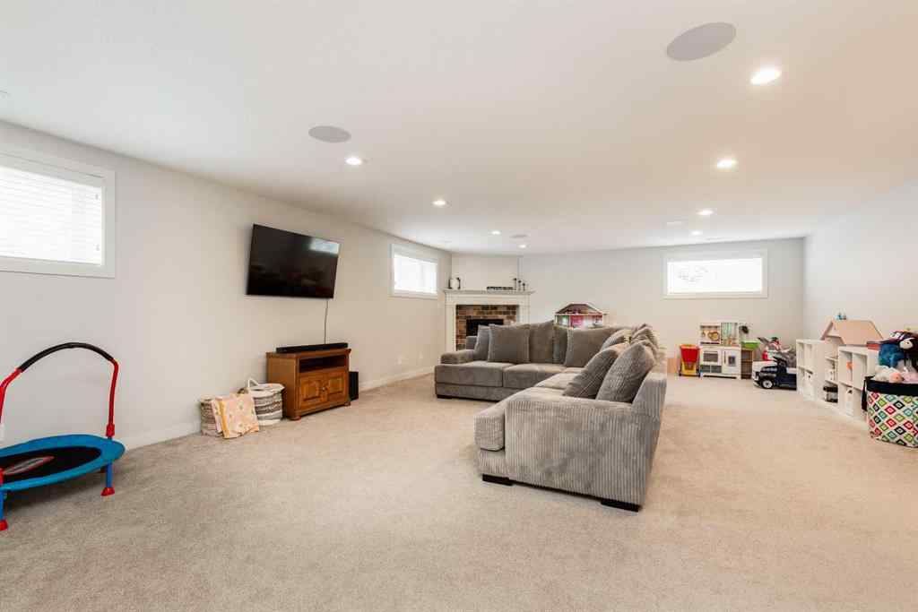 MLS® A2234545 - 5 Riverford Close W in Riverstone Lethbridge, Residential