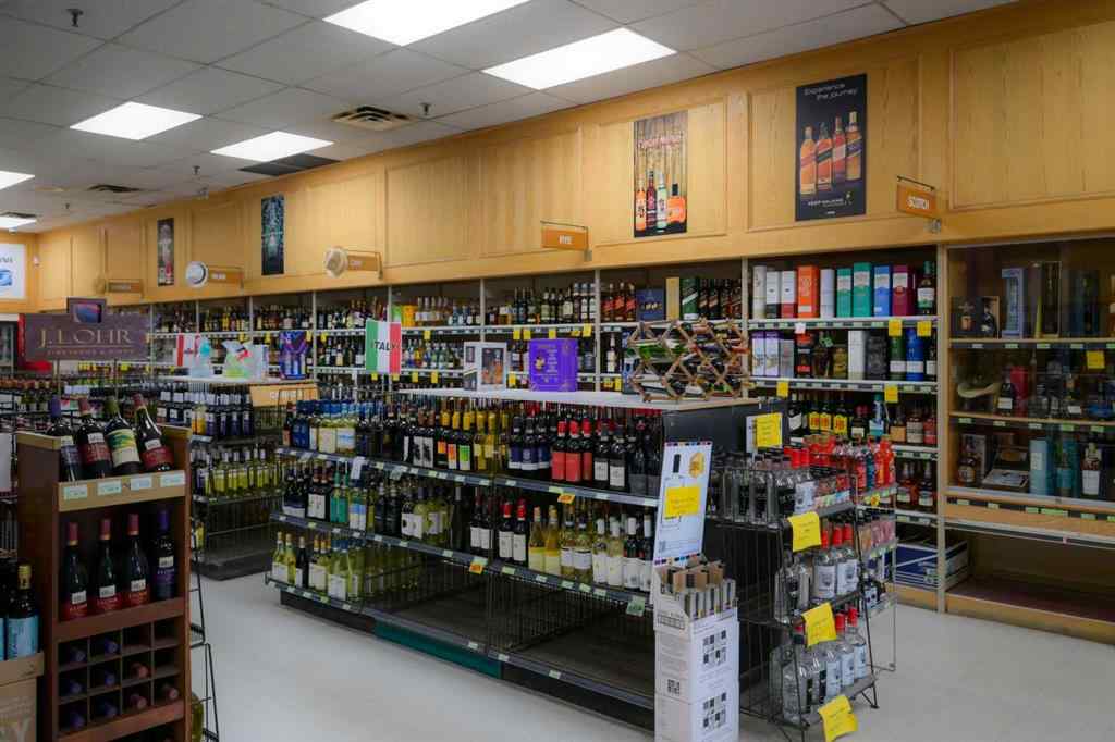MLS® A2234549 - 769 Northmount Drive NW in Collingwood Calgary, Commercial