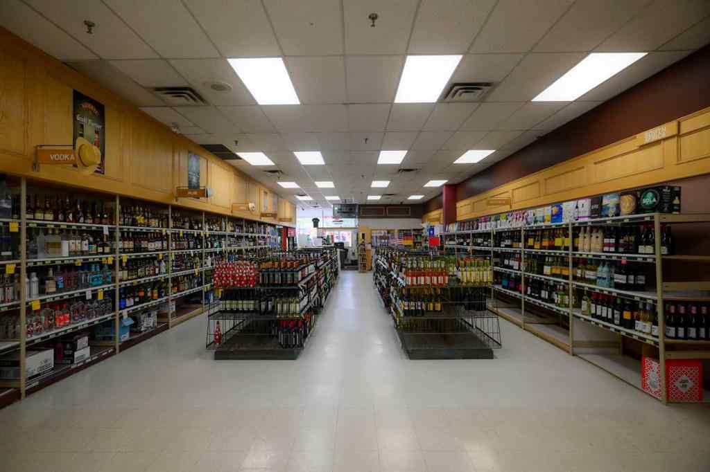 MLS® A2234549 - 769 Northmount Drive NW in Collingwood Calgary, Commercial