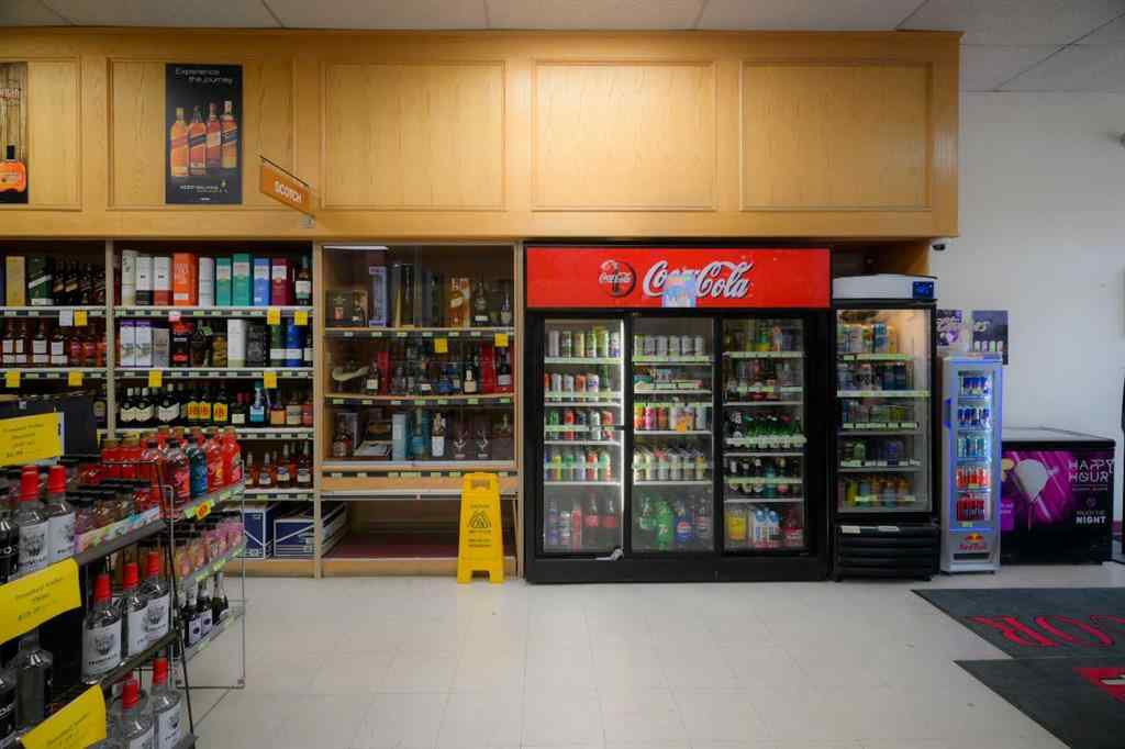 MLS® A2234549 - 769 Northmount Drive NW in Collingwood Calgary, Commercial