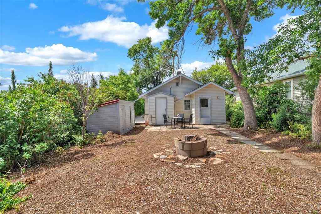 MLS® A2234552 - 817 East Road  in NONE Standard, Residential
