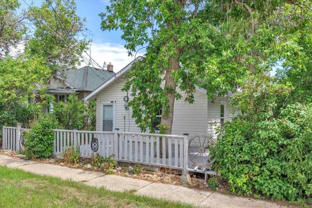 MLS® A2234552 - 817 East Road  in NONE Standard, Residential