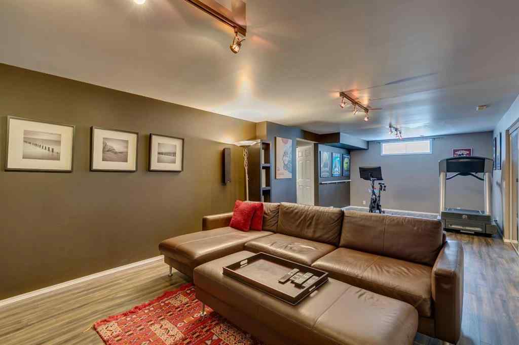 MLS® A2234606 - 210 Sienna Park Court SW in Signal Hill Calgary, Residential