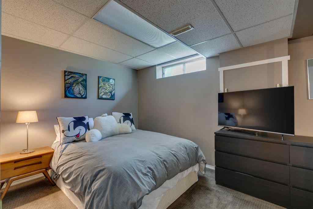 MLS® A2234606 - 210 Sienna Park Court SW in Signal Hill Calgary, Residential