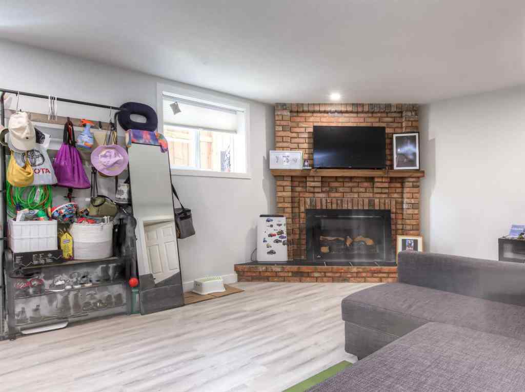 MLS® A2234636 - 1127 Rupert Road NE in Renfrew Calgary, Residential