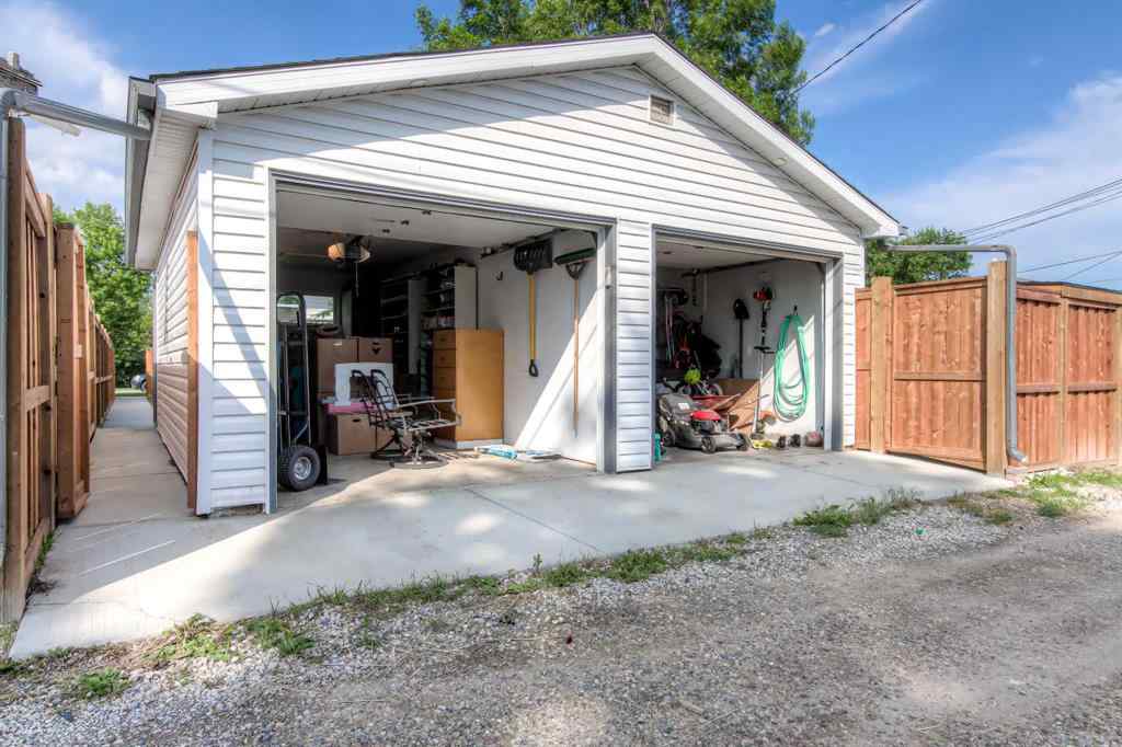MLS® A2234636 - 1127 Rupert Road NE in Renfrew Calgary, Residential