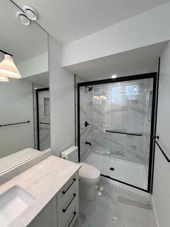 MLS® A2234652 - 236 East Lakeview Place  in East Lakeview Shores Chestermere, Residential