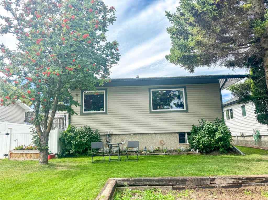 MLS® A2234674 - 1328 24 Street  in NONE Didsbury, Residential