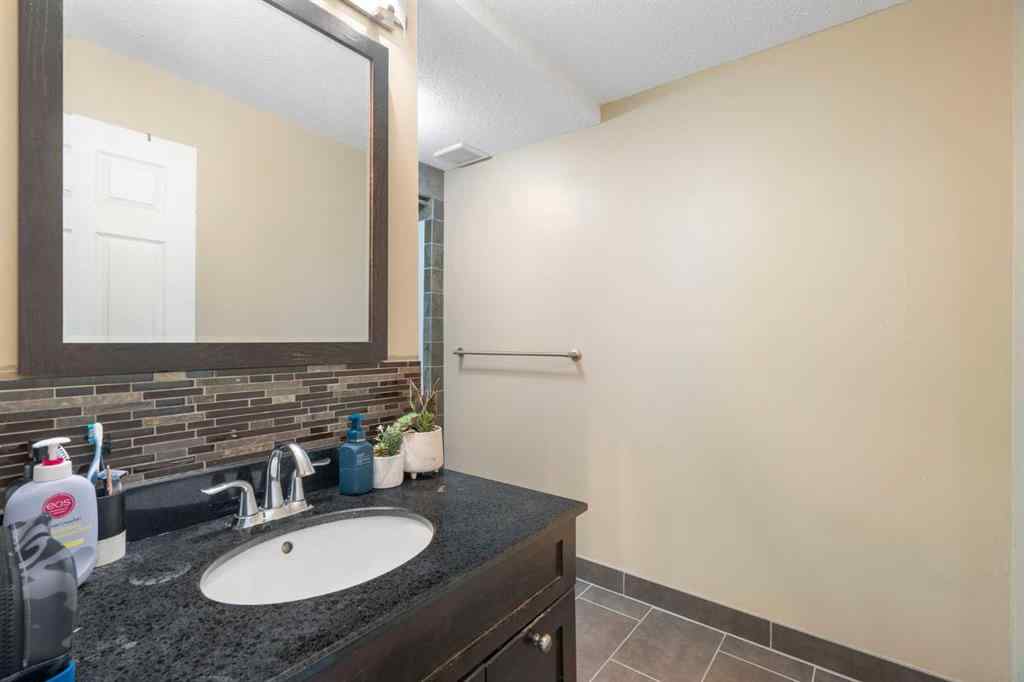 MLS® A2234737 - 2505 14 Avenue SE in Albert Park/Radisson Heights Calgary, Residential