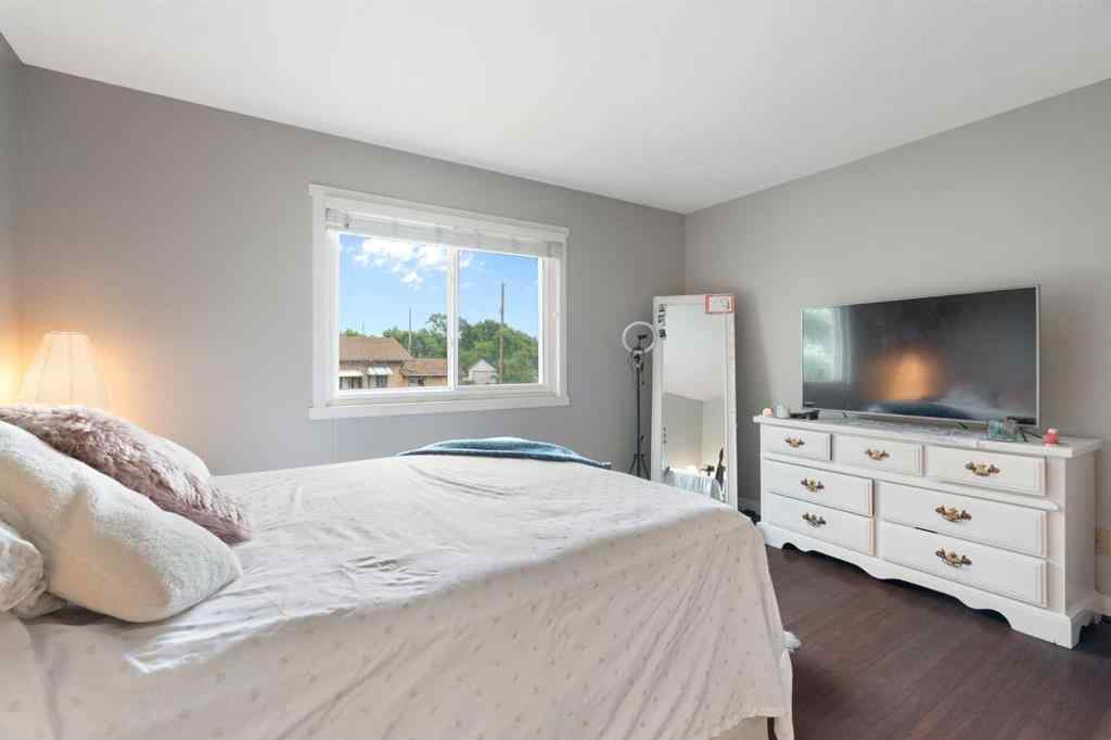 MLS® A2234737 - 2505 14 Avenue SE in Albert Park/Radisson Heights Calgary, Residential