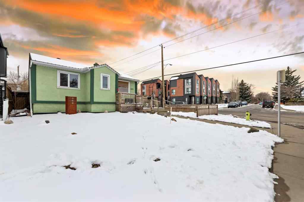 MLS® A2234750 - 2214 4 Street NW in Mount Pleasant Calgary, Residential