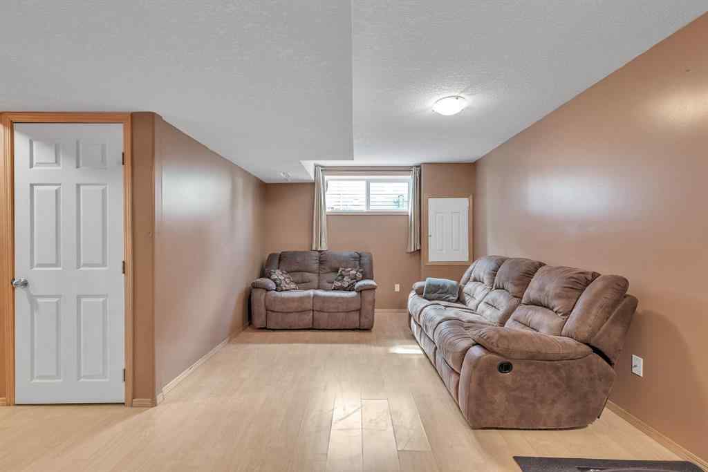 MLS® A2234754 - 116 Seagreen Link  in Rainbow Falls Chestermere, Residential