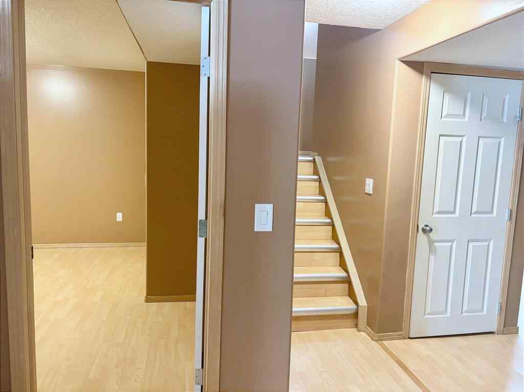 MLS® A2234754 - 116 Seagreen Link  in Rainbow Falls Chestermere, Residential