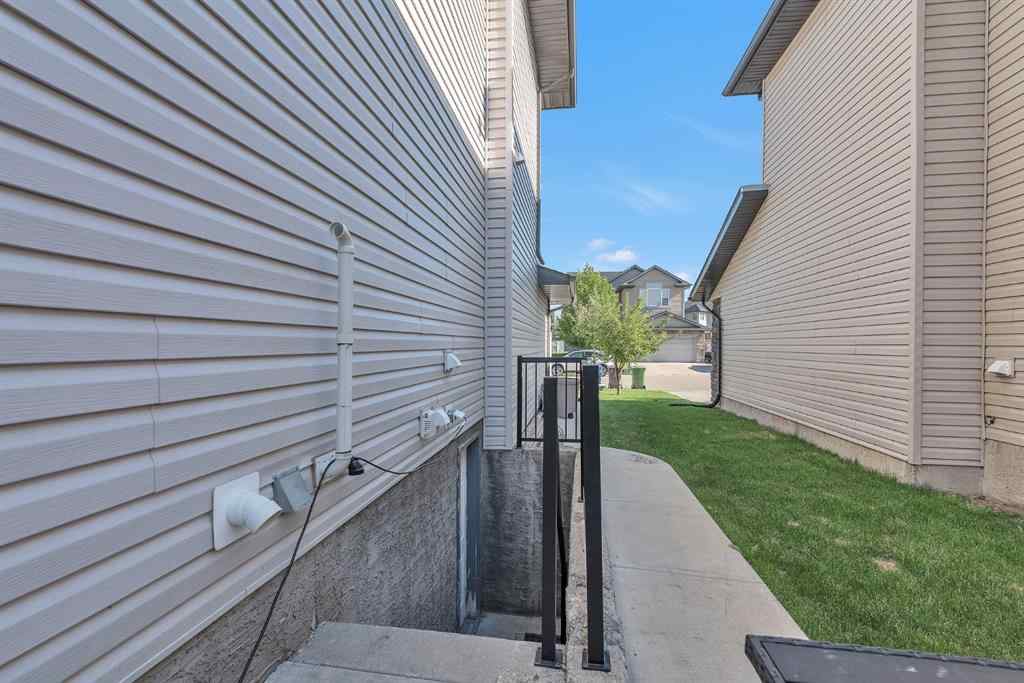 MLS® A2234754 - 116 Seagreen Link  in Rainbow Falls Chestermere, Residential