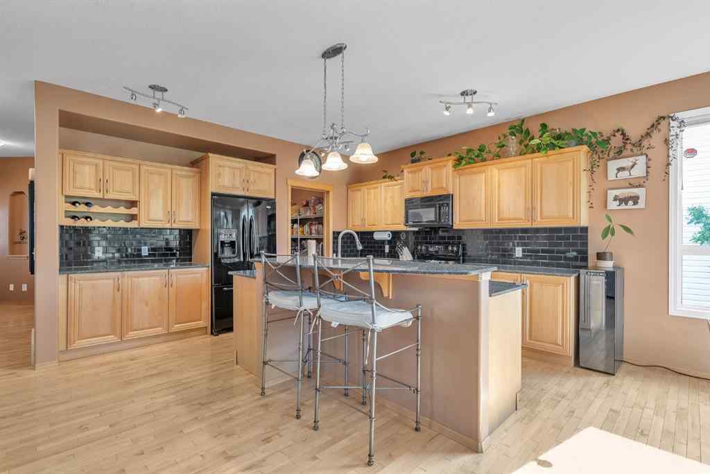 MLS® A2234754 - 116 Seagreen Link  in Rainbow Falls Chestermere, Residential