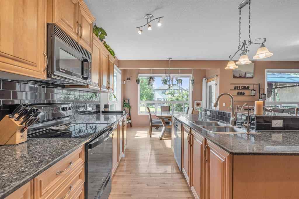 MLS® A2234754 - 116 Seagreen Link  in Rainbow Falls Chestermere, Residential