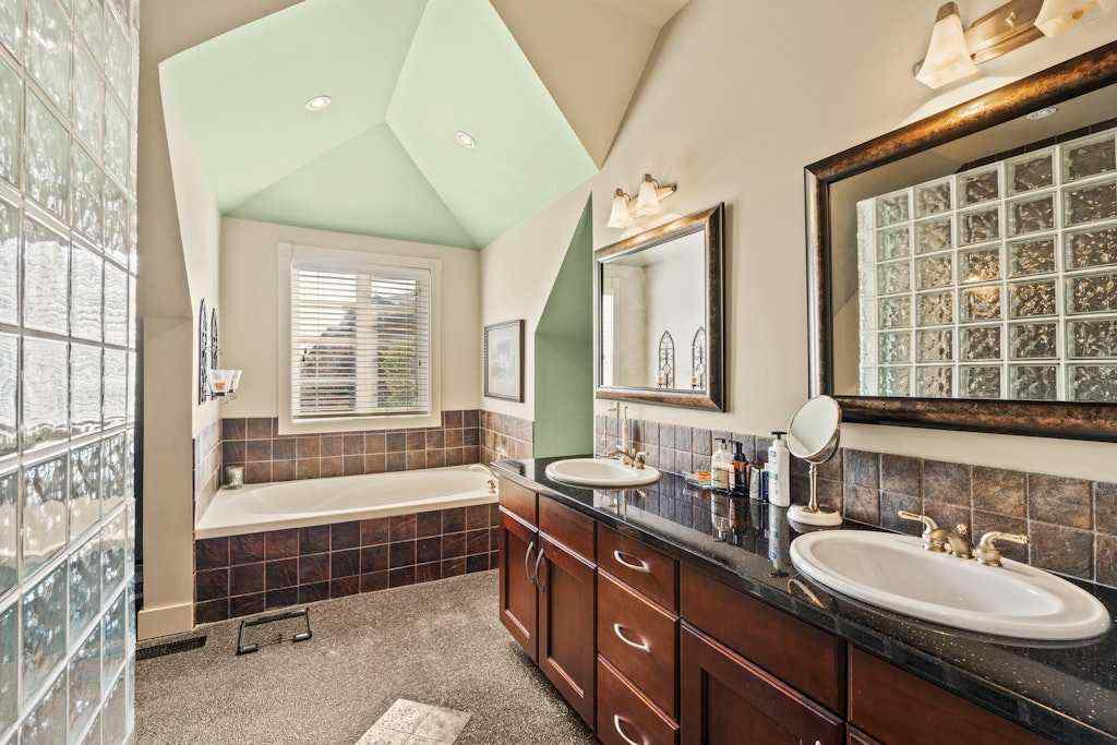 MLS® A2234768 - 2421 Erlton Street SW in Erlton Calgary, Residential