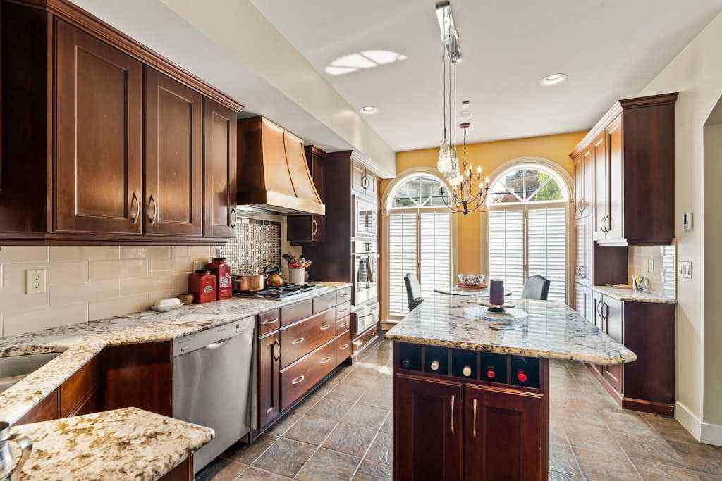 MLS® A2234768 - 2421 Erlton Street SW in Erlton Calgary, Residential