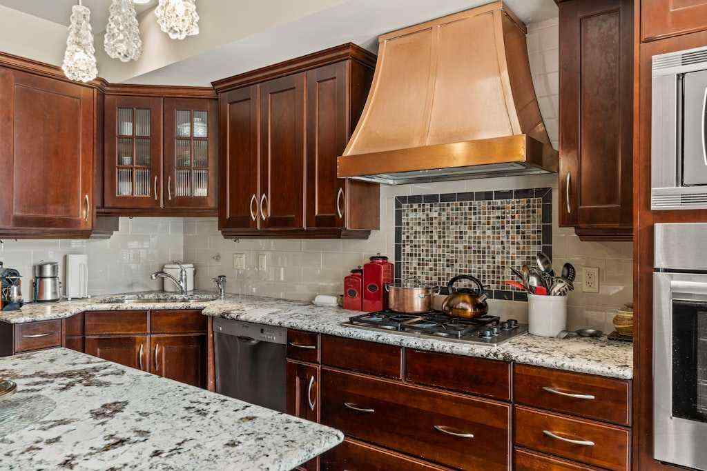 MLS® A2234768 - 2421 Erlton Street SW in Erlton Calgary, Residential