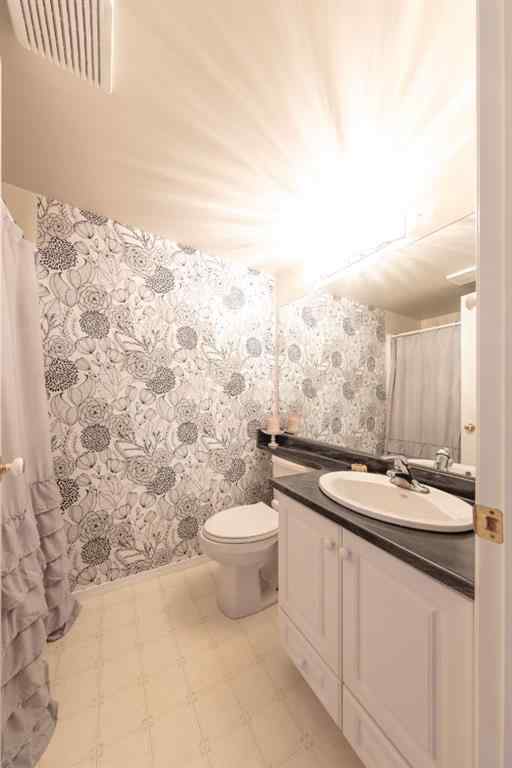 MLS® A2234782 - Unit #102 5116 49 Street  in Central Business District Lloydminster, Residential