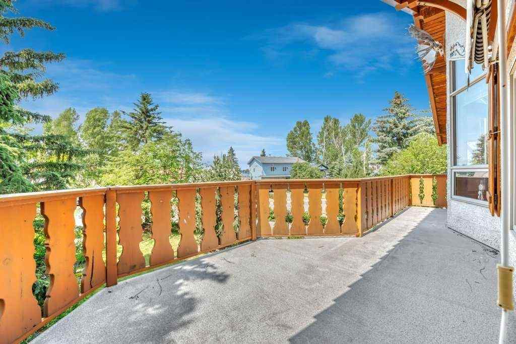 MLS® A2234797 - 764 East Chestermere Drive  in East Chestermere Chestermere, Residential