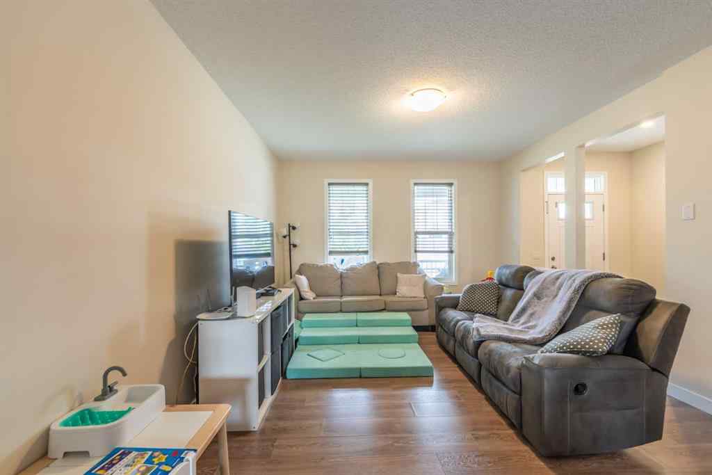 MLS® A2234812 - 70 Evanscrest Road NW in Evanston Calgary, Residential