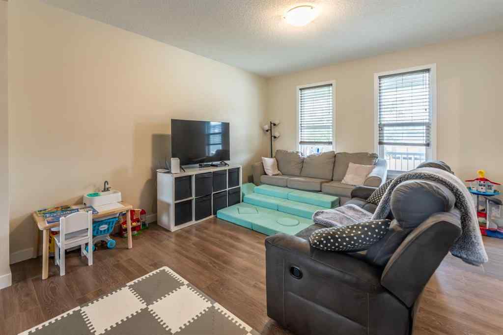 MLS® A2234812 - 70 Evanscrest Road NW in Evanston Calgary, Residential