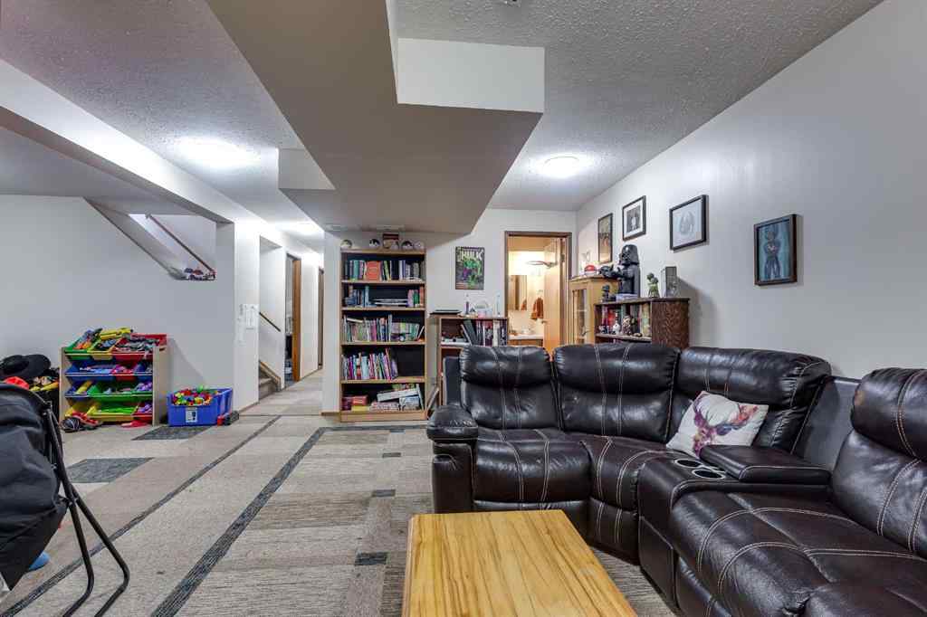 MLS® A2234823 - 77 EASTMAN Crescent  in Eastview Estates Red Deer, Residential