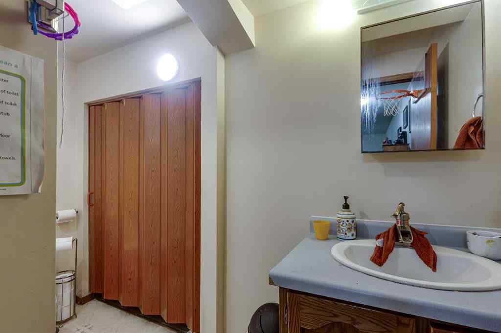 MLS® A2234823 - 77 EASTMAN Crescent  in Eastview Estates Red Deer, Residential