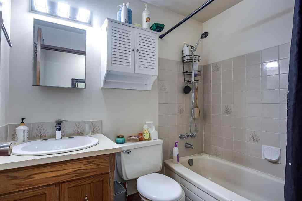 MLS® A2234823 - 77 EASTMAN Crescent  in Eastview Estates Red Deer, Residential
