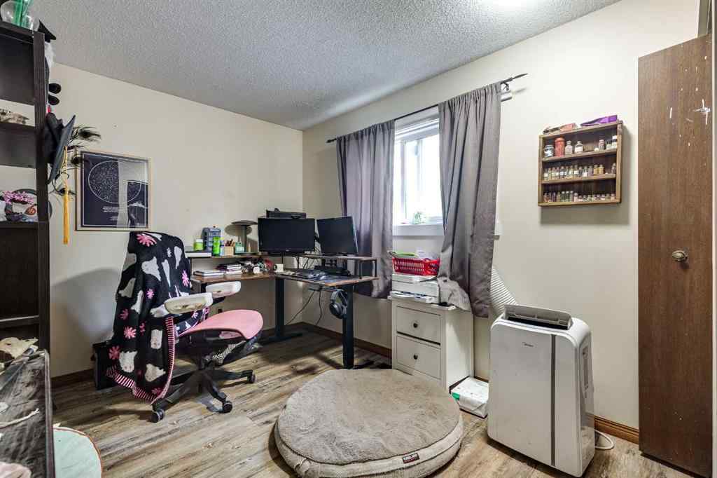 MLS® A2234823 - 77 EASTMAN Crescent  in Eastview Estates Red Deer, Residential