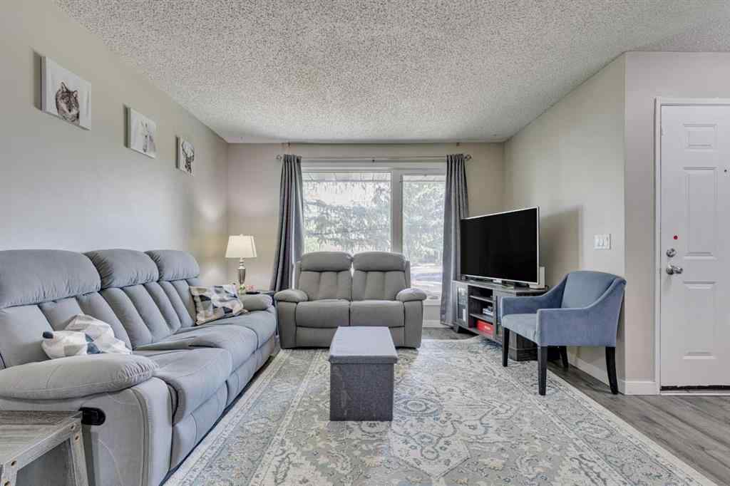 MLS® A2234845 - 85 Cedardale Crescent SW in Cedarbrae Calgary, Residential