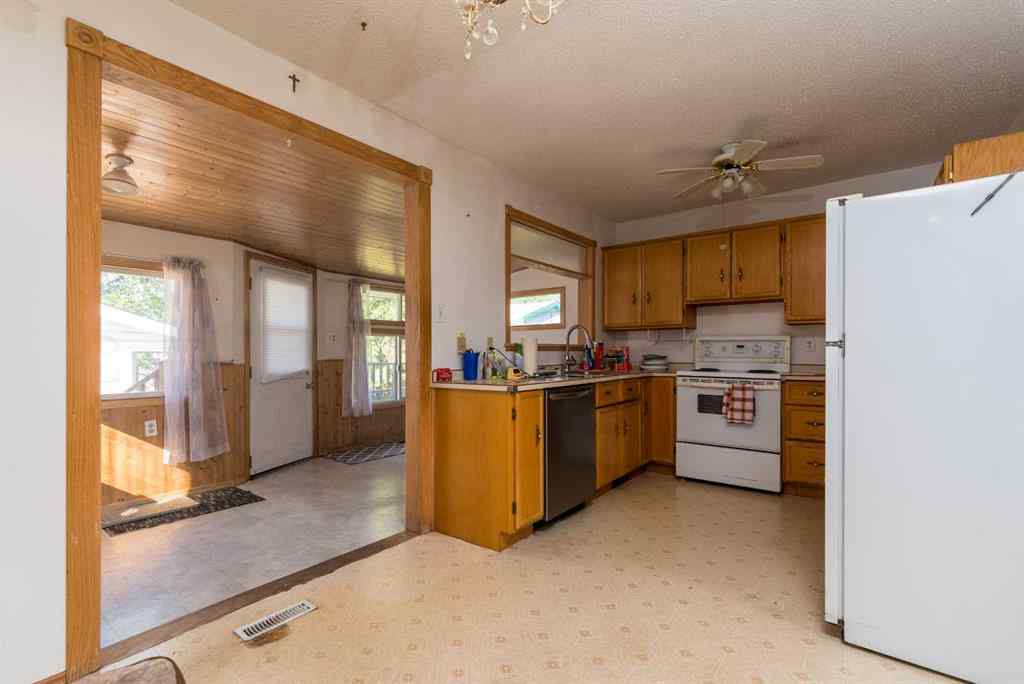 MLS® A2234852 - 5205 32 Street  in Steele Heights Lloydminster, Residential