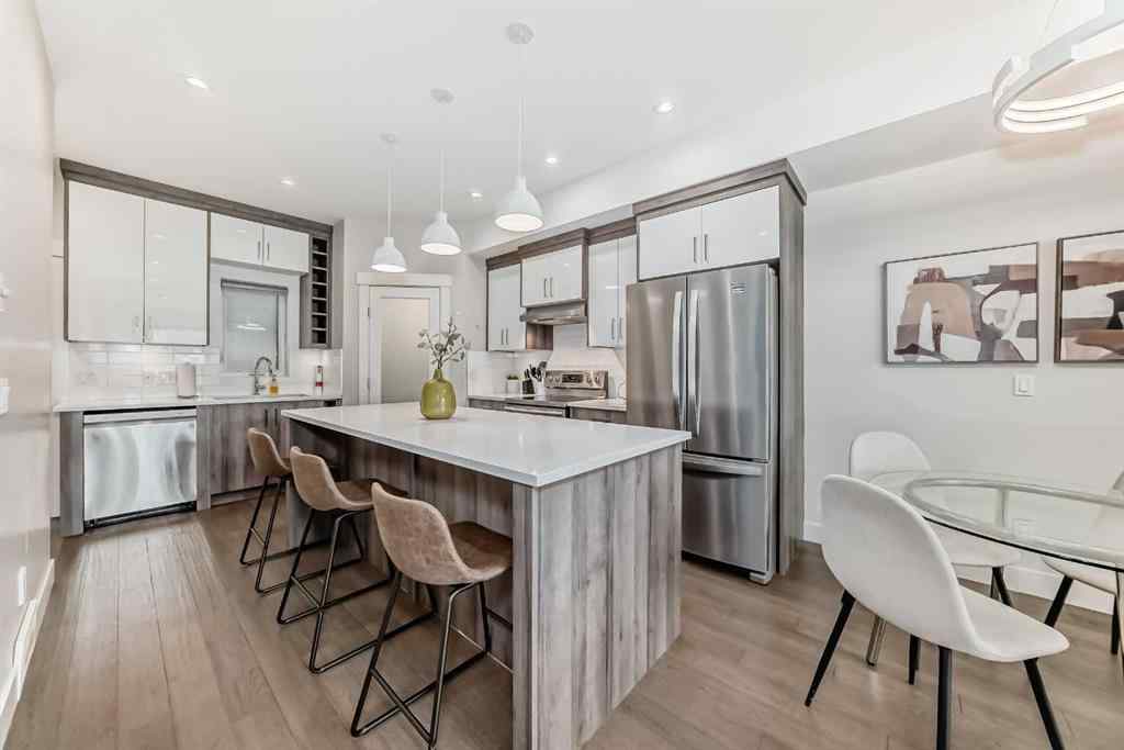 MLS® A2234866 - 301 5 Avenue NE in Crescent Heights Calgary, Multi-Family