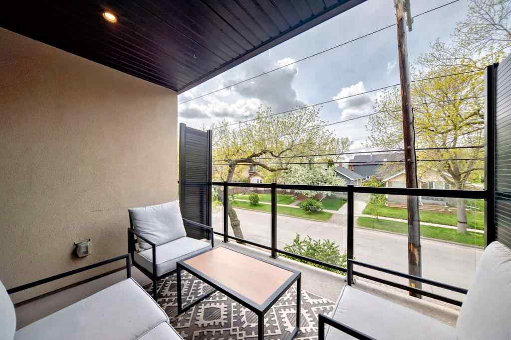 MLS® A2234866 - 301 5 Avenue NE in Crescent Heights Calgary, Multi-Family