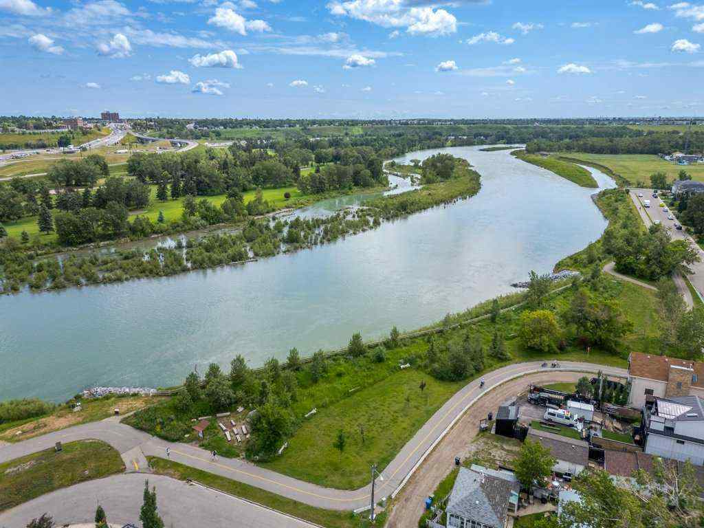 MLS® A2234875 - 2916 17 Street SE in Inglewood Calgary, Residential