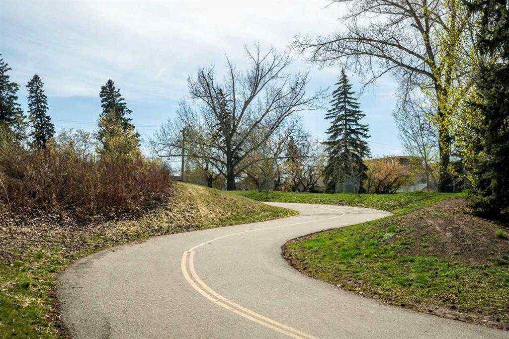 MLS® A2234875 - 2916 17 Street SE in Inglewood Calgary, Residential