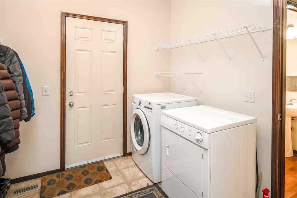 MLS® A2234877 - 109 St Moritz Place SW in Springbank Hill Calgary, Residential