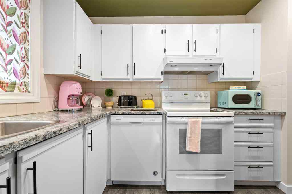 MLS® A2234908 - Unit #202 825 4 Street NE in Renfrew Calgary, Residential