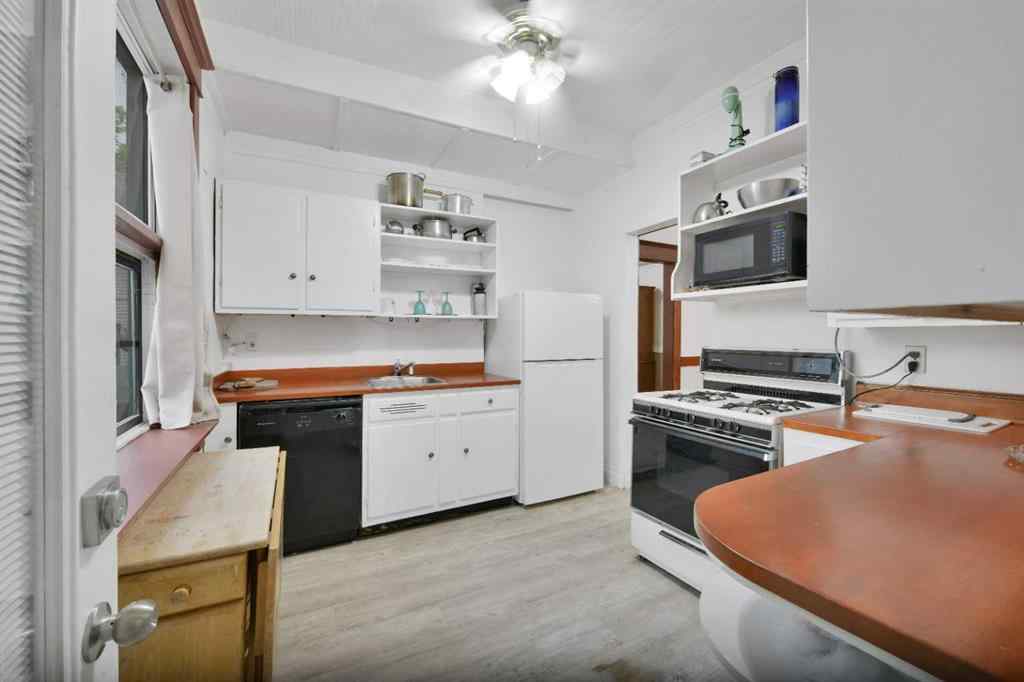MLS® A2234936 - 5527 49A Avenue  in Downtown Red Deer Red Deer, Residential