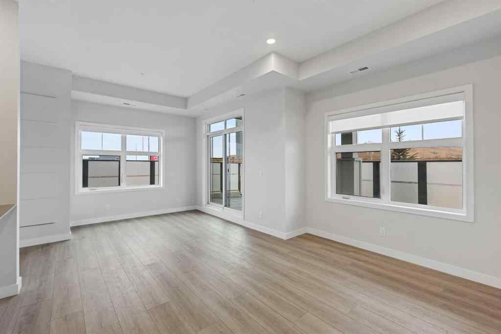 MLS® A2234974 - Unit #125 255 Les Jardins Park SE in Douglasdale/Glen Calgary, Residential