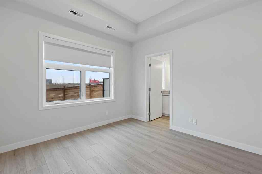 MLS® A2234974 - Unit #125 255 Les Jardins Park SE in Douglasdale/Glen Calgary, Residential