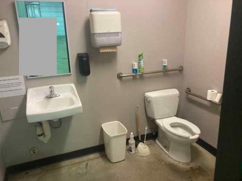 MLS® A2234994 - Unit #Bay #5 10602 79 Avenue  in NONE Clairmont, Commercial